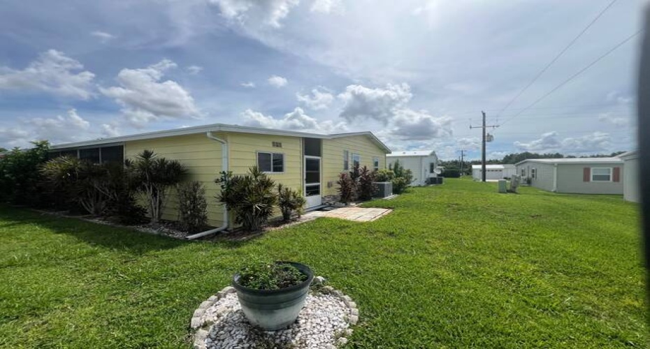 423 Skylark Dr, Sebring, Florida 33875, 2 Bedrooms Bedrooms, 7 Rooms Rooms,2 BathroomsBathrooms,Mobile/manufactured,For Sale,Skylark Dr,11290032