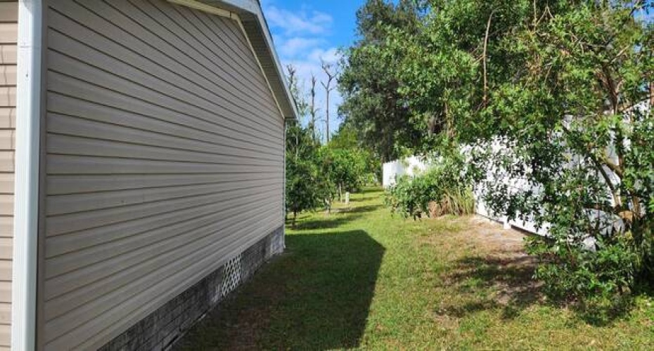 104 ALGONQUIN TRL, Mulberry, Florida 33860, 4 Bedrooms Bedrooms, 11 Rooms Rooms,2 BathroomsBathrooms,Mobile/manufactured,For Sale,ALGONQUIN TRL,11329016