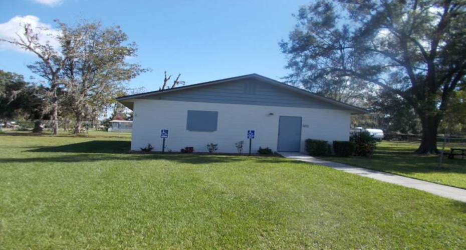 3710 OLD TAMPA HWY, LAKELAND, Florida 33811, 3 Bedrooms Bedrooms, 7 Rooms Rooms,2 BathroomsBathrooms,Mobile/manufactured,For Sale,OLD TAMPA HWY,11363481