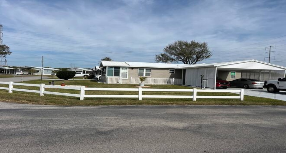 3694 Bill Sachenmaier Mem. Dr., Avon Park, Florida 33825, 3 Bedrooms Bedrooms, 9 Rooms Rooms,2 BathroomsBathrooms,Mobile/manufactured,For Sale,Bill Sachenmaier Mem. Dr.,11350764