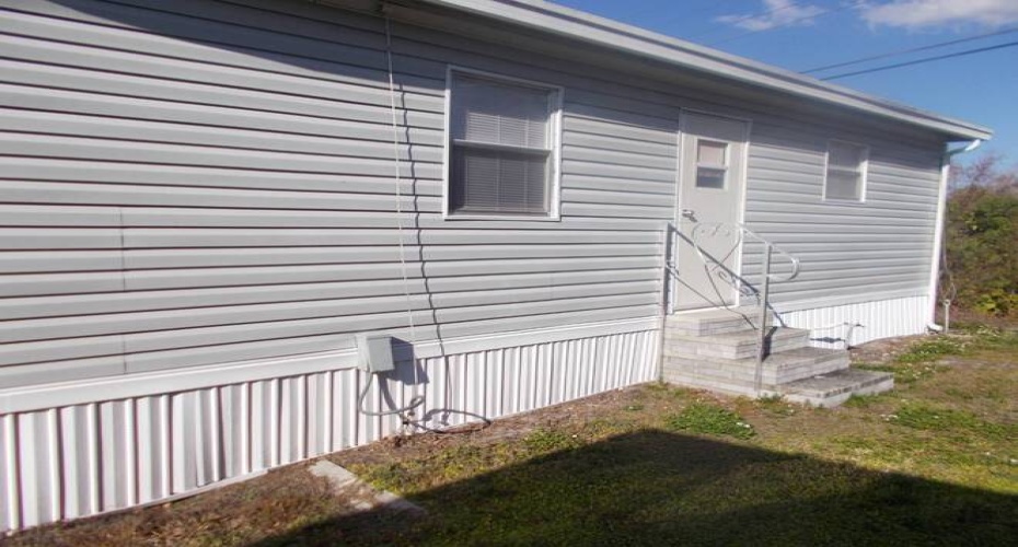 327 PEARLE AVE, LAKEAND, Florida 33815, 2 Bedrooms Bedrooms, 6 Rooms Rooms,1 BathroomBathrooms,Mobile/manufactured,For Sale,PEARLE AVE,11419938